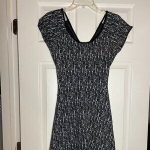 Hail3y 23 Black and White Patterned dress with back cut out